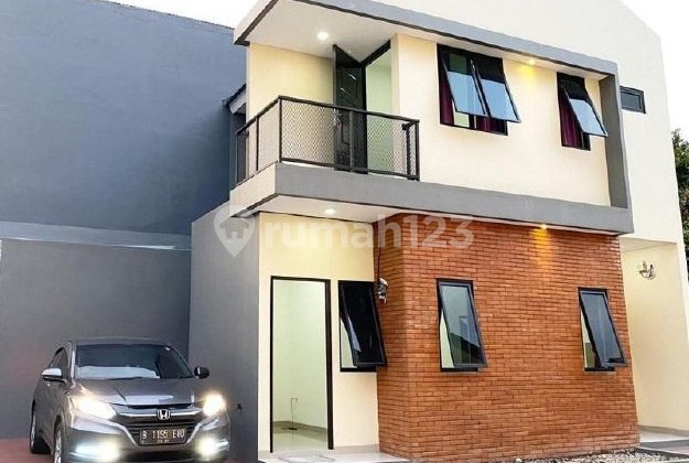 Ready-to-Occupy House Near UI Depok by the Side of Beji Depok Main Road