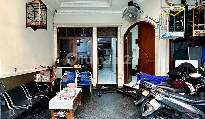 Ready-to-Live House, 1-Car Road Access Close to 2-Car Access 2