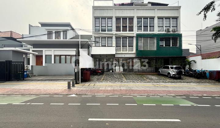 Ruko 3 Lantai + Rooftop, Lokasi Strategis Kawasan Komersial Tebet