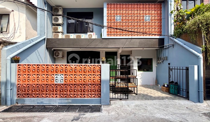 Dijual ! Rumah Kost Renovasi 2025, Akses Jalan 2 Mobil