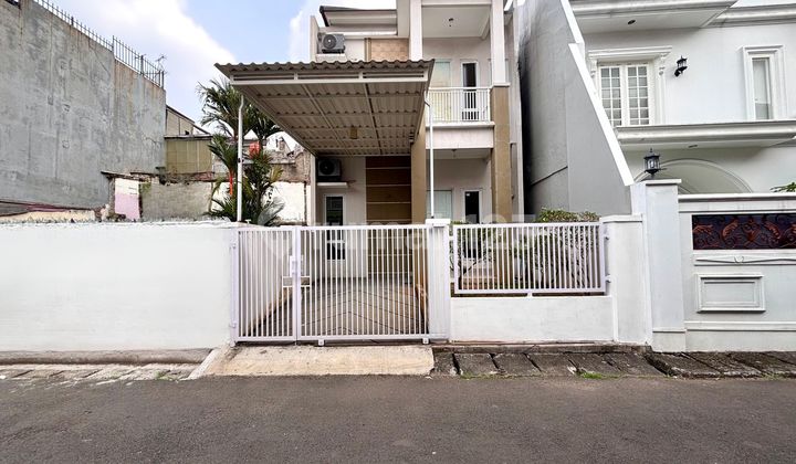 Siap Huni ! Modern Minimalist House Tebet Utara