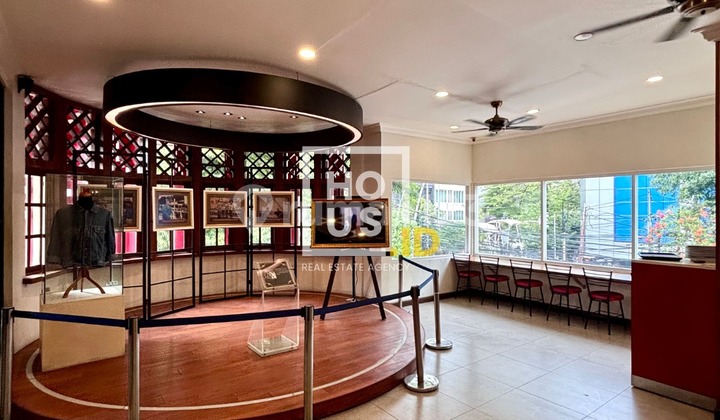 Cheapest !! 2-Story Mini Building for Sale in Melawai - Kebayoran Baru, Commercial Zone, Super Strategic Location, Surrounded by Office Buildings and Malls, Negotiable!