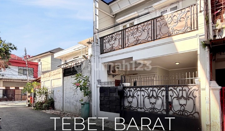 Termurah !! di Jual Rumah Siap Huni di Tebet Barat, Akses Jalan 2 Mobil, Dekat Jalan Lebar, Lokasi Strategis, Nego !
