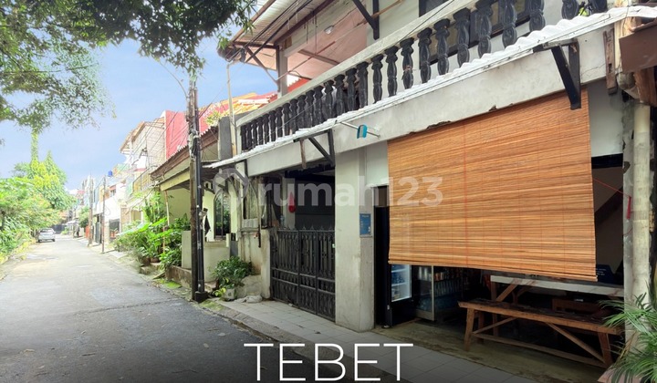Cheapest!! For Sale Old House Livable in Tebet - Kebon Baru Less Than 2 Billion! Access for 2 Cars, Strategic Location, Negotiable! 1