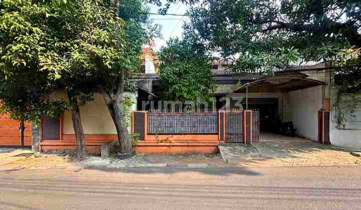 RUMAH SIAP HUNI, AKSES JALAN SUPER LEBAR, LOKASI SUPER STRATEGIS DEKAT KE JALAN DR SAHARDJO, SANGAT COCOK UNTUK HUNIAN MAUPUN BISNIS KOST - KOST AN, HARGA NEGO!