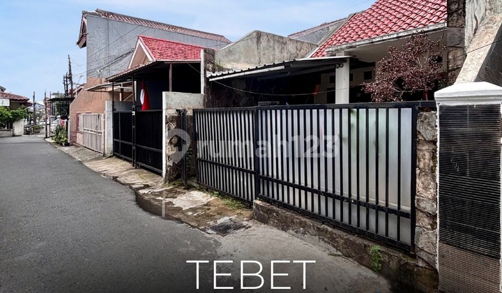 CHEAPEST !! HOUSE FOR SALE READY TO OCCUPY ONLY 13 MILLION PER METER IN TEBET - KEBON BARU, EASY ACCESS 1 CAR WIDTH ROAD CLOSE TO 2 CAR WIDTH ROAD, STRATEGIC LOCATION, NEGOTIABLE ! CHEAPEST !! HOUSE FOR SALE READY TO OCCUPY ONLY 13 MILLION PER METER IN TEBET - KEBON BARU, EASY ACCESS 1 CAR WIDTH ROAD CLOSE TO 2 CAR WIDTH ROAD, STRATEGIC LOCATION, NEGOTIABLE !