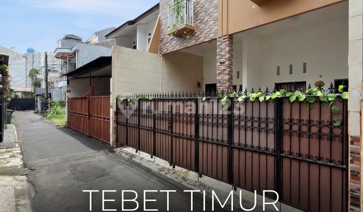 Cheapest !! For Sale | East Tebet, 2-Story House Ready to Live In, Easy Access for 1 Car Road, Strategic Location, Negotiable!