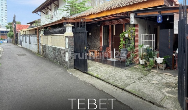 Termurah !! di Jual, Rumah Siap Huni 1,5 Lantai di Tebet, Akses Jln 1 Mobil, Nego ! Termurah !! di Jual, Rumah Siap Huni 1,5 Lantai di Tebet, Akses Jln 1 Mobil, Nego !