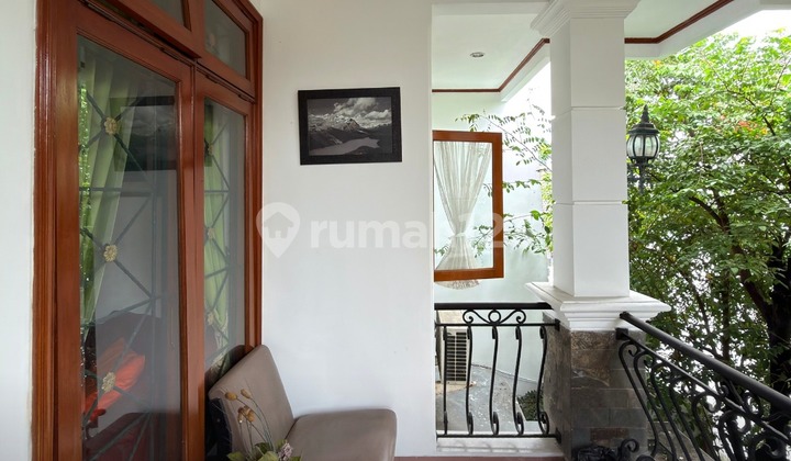Cheapest!! For Sale | East Tebet, 2-Story Ready-to-Live House, Easy Access for 1 Car, Strategic Location, Negotiable!! 2