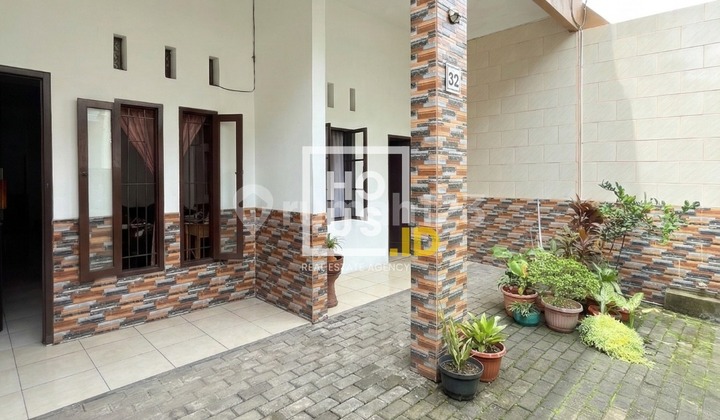 Cheapest !! For Sale | East Tebet, 2-Story House Ready to Live In, Easy Access for 1 Car Road, Strategic Location, Negotiable! 2