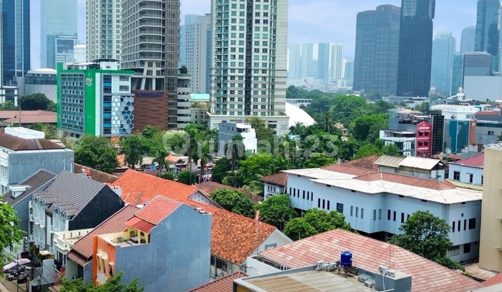 CHEAPEST !! 4-STORY SHOP HOUSE FOR SALE IN BENDUNGAN HILIR, STRATEGIC LOCATION IN THE CITY CENTER, CLOSE TO SENAYAN AND SUDIRMAN STREET, WIDE ROAD ACCESS, NEGOTIABLE PRICE!