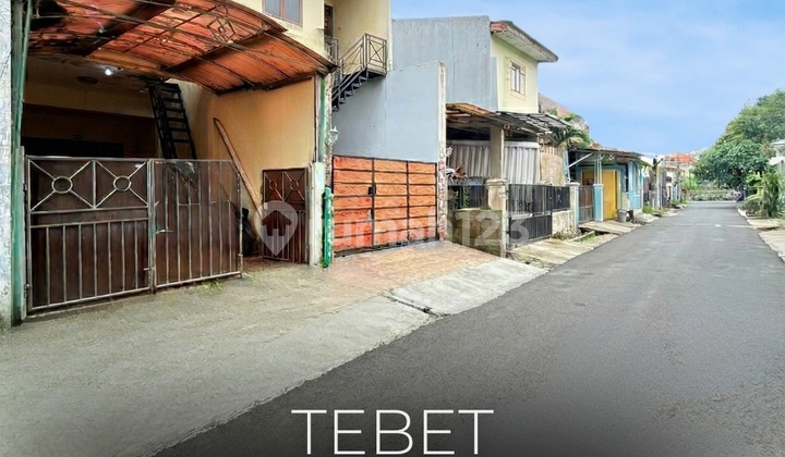 Termurah !! di Jual Rumah Siap Huni di Tebet - Kebon Baru, Akses Jln 2 Mobil, Lokasi Strategis, Nego ! Termurah !! di Jual Rumah Siap Huni di Tebet - Kebon Baru, Akses Jln 2 Mobil, Lokasi Strategis, Nego !