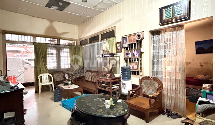 Termurah !!, di Jual Rumah Lama Hitung Tanah di Tebet Timur, Akses Mudah Jalan 1 Mobil, Posisi Hoek , Nego ! 2