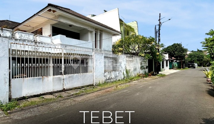 CHEAPEST !! LAND-AREA CALCULATED HOUSE IN PREMIUM COMPLEX, ONE GATE SYSTEM, COMFORTABLE RESIDENCE, STRATEGIC LOCATION, WIDE ROAD ACCESS, NEGOTIABLE!