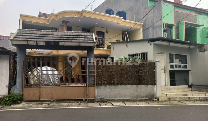 Di Jual Rumah dan Kost2an Lokasi Sangat Strategis Hanya Selangkah ke Stasiun Tebet
