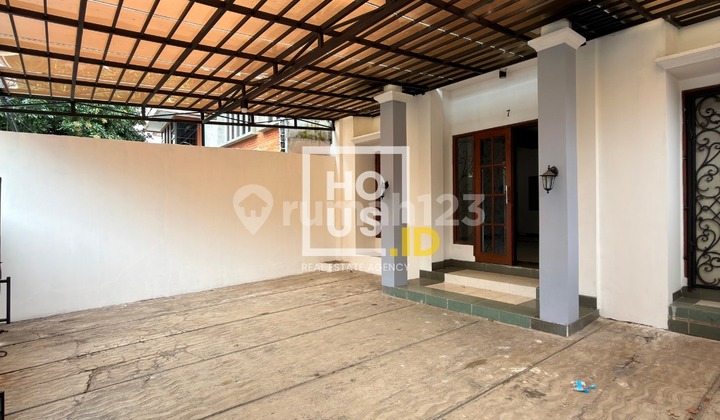 Cheapest !! Rarely Available Shophouse Attached to Tebet Eco Park !!! 2-Story Shophouse Ready to Use, Main Road Access, Strategic Location, Negotiable ! 2