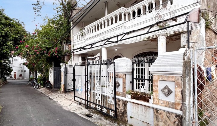 Termurah !! di Jual Rumah Lama Layak Huni, Akses Mudah Jalan 1 Mobil, Lokasi Strategis, Nego ! 2