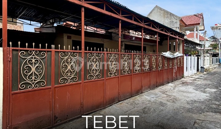 Termurah !! di Jual Rumah Hitung Tanah, di Tebet, Dekat Taman Lokasi Strategis, Nego !