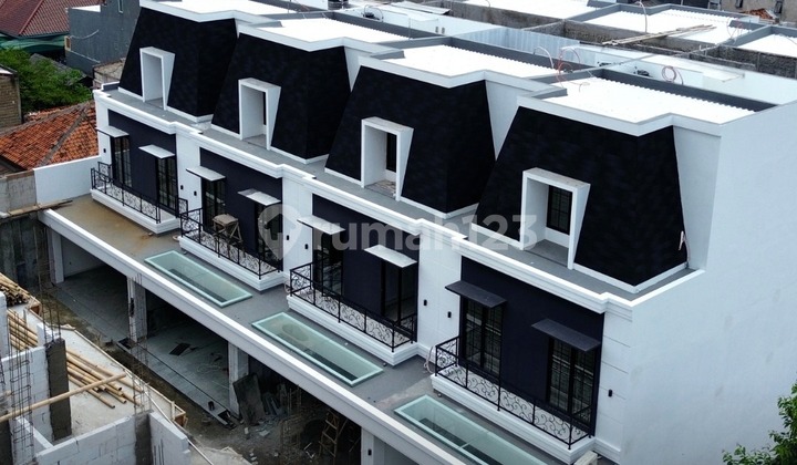 Cheapest!!, Selling Brand New Pancoran Cluster, Classic European Design, Strategic Location, Negotiable !! 2