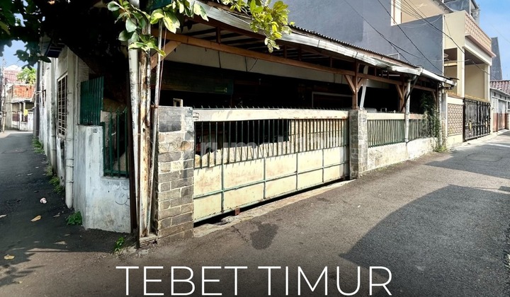 Termurah !!, di Jual Rumah Lama Hitung Tanah di Tebet Timur, Akses Mudah Jalan 1 Mobil, Posisi Hoek , Nego !