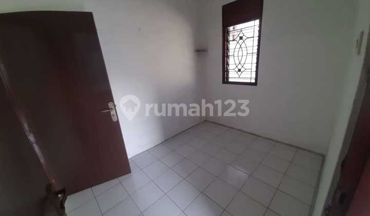 Gudang Strategis Bagus Luas Eksklusif di Jalan Simongan 2