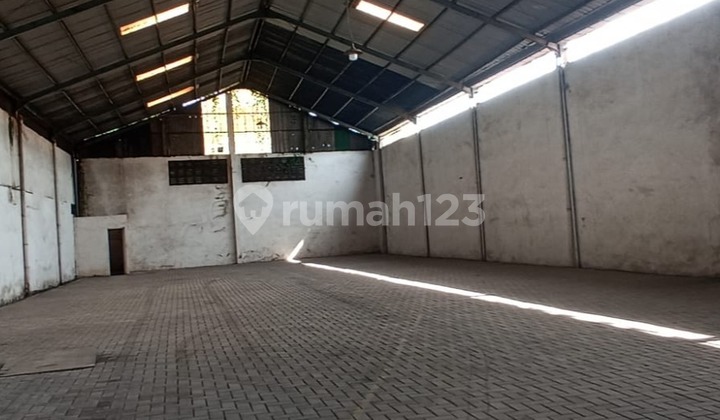 Ready-to-Use Strategic Warehouse for Business in Randugarut Mangkang