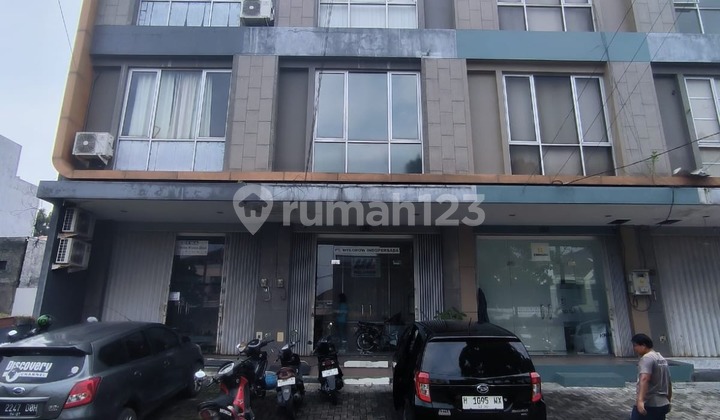 Ruko Premium Strategis Cocok untuk Usaha di Puri Anjasmoro 1