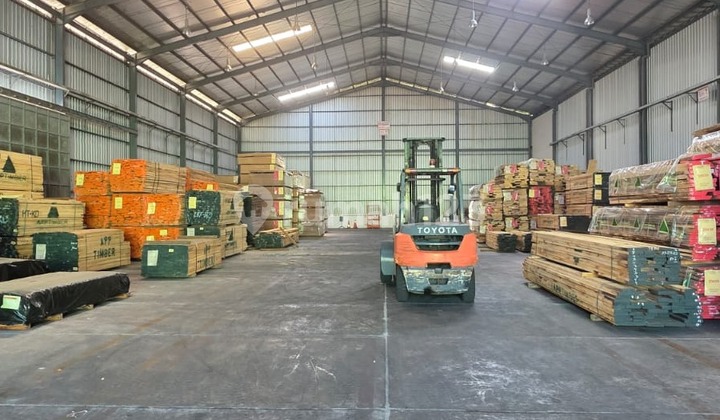 Prime Location Strategic Good Warehouse in KIK