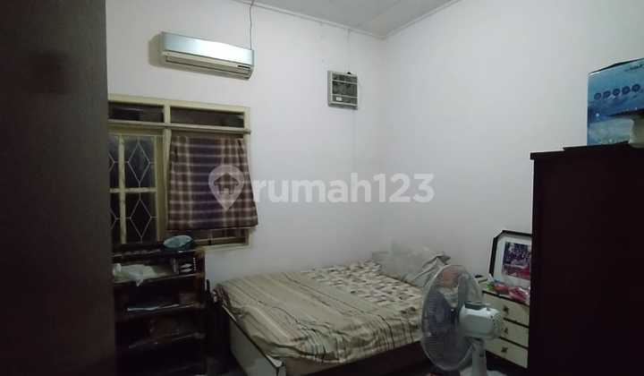 Rumah Startegis Hitung Tanah Jual Cepat di Puri Anjasmoro 2