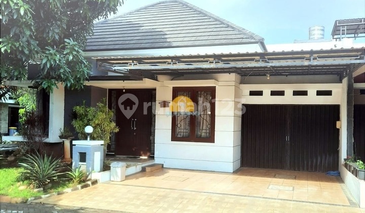 Rumah Bagus FURNISHED di Cluster Graha Estetika 1