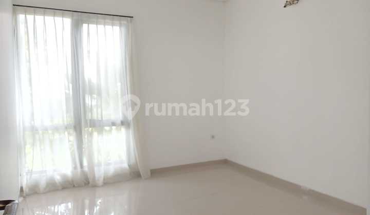 Rumah Strategis Eksklusif di Ivy Park Citraland BSB 2