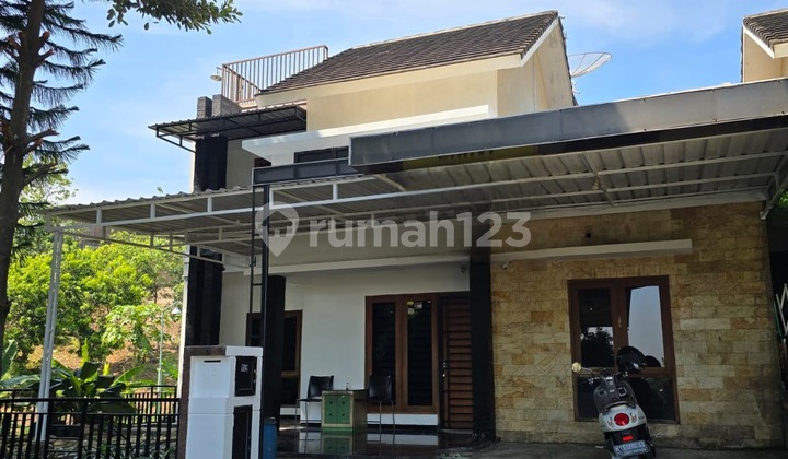 Rumah Bagus 2 Lantai Siap Pakai di Pandanaran Hills 1