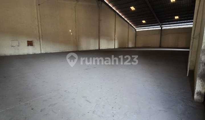 Strategic Ready-to-Use Warehouse in Kendal KM 8