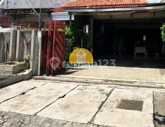 Rumah Luas Strategis Siap Pakai di Jalan Citarum  1