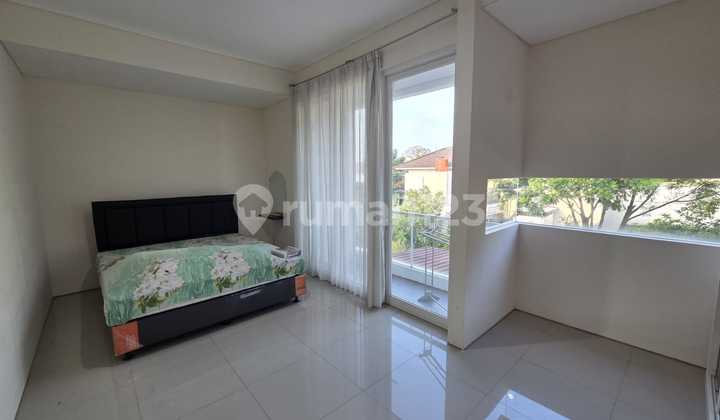 Rumah Cluster Semi Furnished di Ivy Park Citraland BSB 2