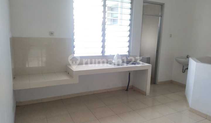 Strategic Ready-to-Use Good Ruko on Erlangga Street 2