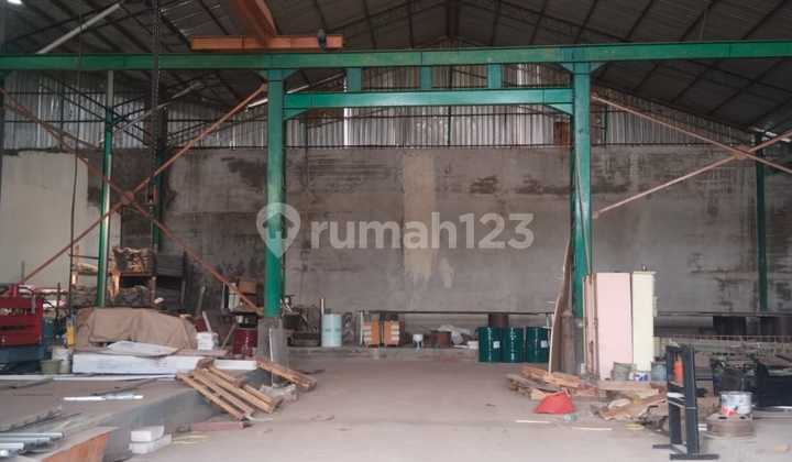 Extensive Strategic Warehouse Ready for Use in Teroboyo Park 2