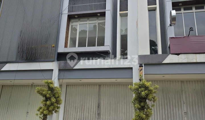 Good Shop House Suitable as a Business Opportunity at Jade Square BSB