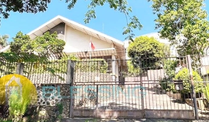 Rumah Luas Kawasan Premium Tengah Kota di Jalan Diponegoro 1