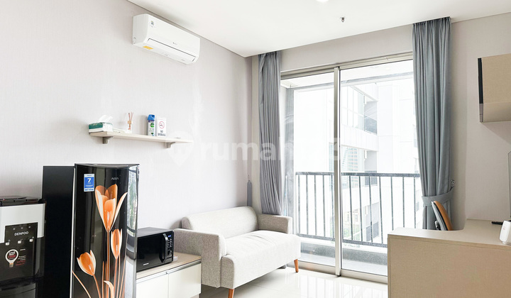 For Rent Newton 1 Bedroom Middle Floor