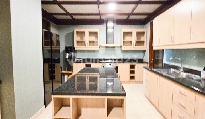 For Rent Pakubuwono Residence 3+1 Bedroom Low Floor 2