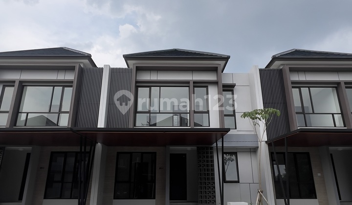 Rumah Modern 2 Lantai Dekat Kampus Uns Solo Free Ac  1