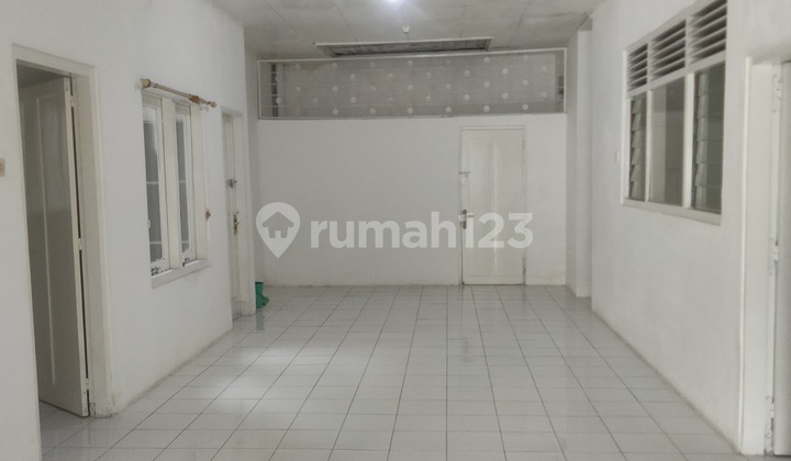 Rumah Lama Siap Huni Lokasi Bagus Dekat Roxy Mas Jakarta Pusat 2