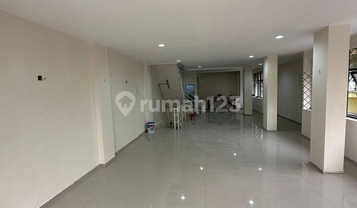 Ruko Siap Pakai Lokasi Bagus dan Strategis di Komplek Roxy Mas Ruko Siap Pakai Lokasi Bagus dan Strategis di Komplek Roxy Mas