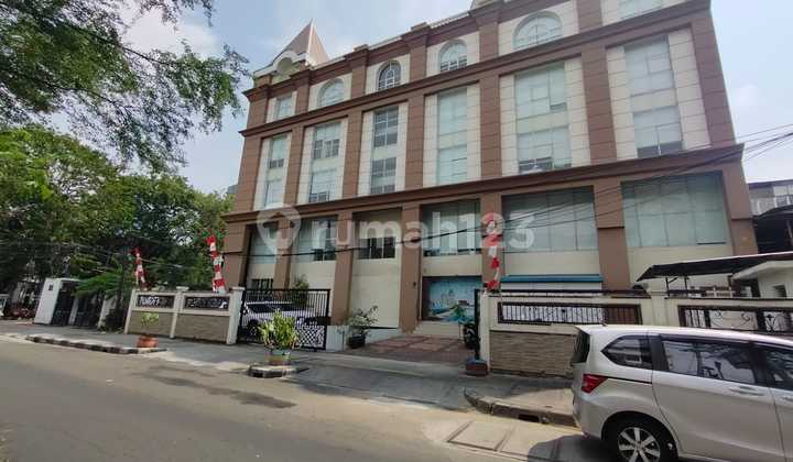 Office Building with Strategic Location and Easy Access to Anywhere in West Jakarta