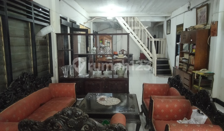 Rumah 2 Lantai Lokasi Nyaman & Strategis di Cideng 2