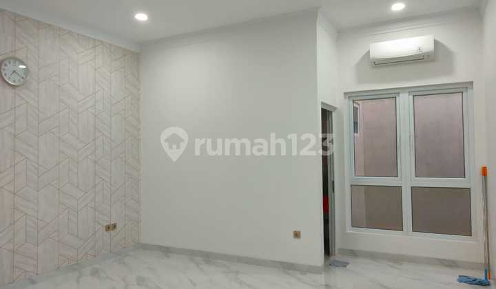 3-Story House Ready to Occupy, Nice in Pluit, North Jakarta 2