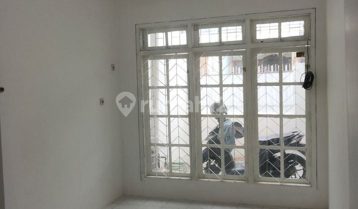 Disewakan Rumah Siap Huni Bagus di Pulo Macan Tomang Jakarta 2