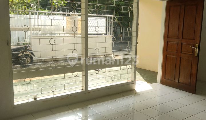 Rumah Lama Siap Huni Lokasi Bagus Dekat Roxy Mas Jakarta Pusat Rumah Lama Siap Huni Lokasi Bagus Dekat Roxy Mas Jakarta Pusat