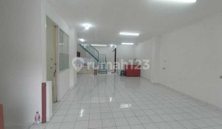 Rumah Siap Huni 2.5 Lantai Di Tomang Lokasi Strategis 
